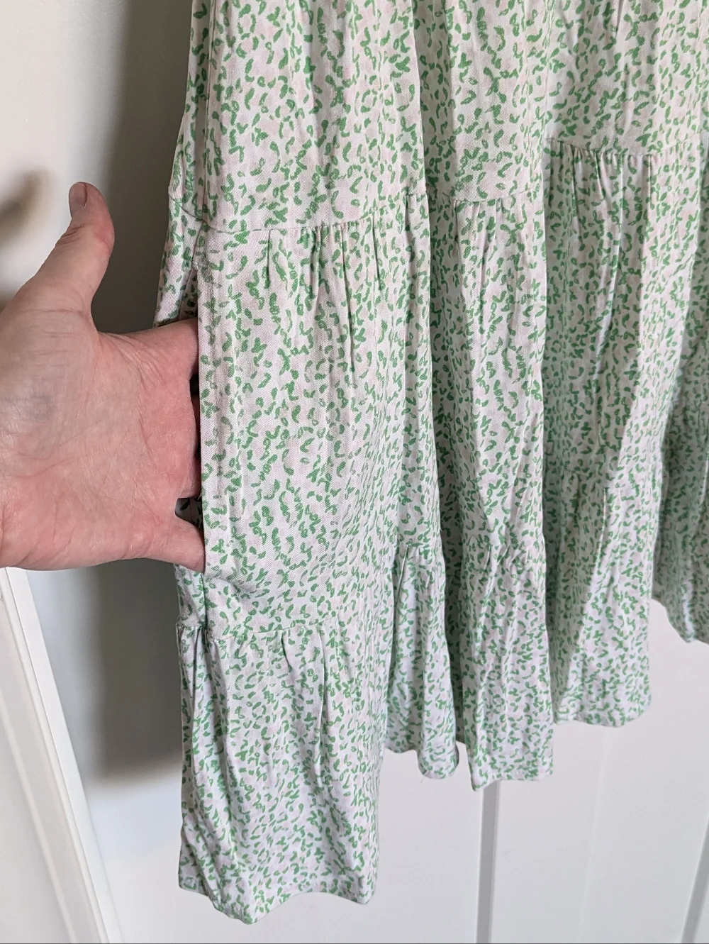 Crown & Ivy NWT Ruffle Neck Tiered Mini Dress - Green and Pink sz M - Picture 3 of 5